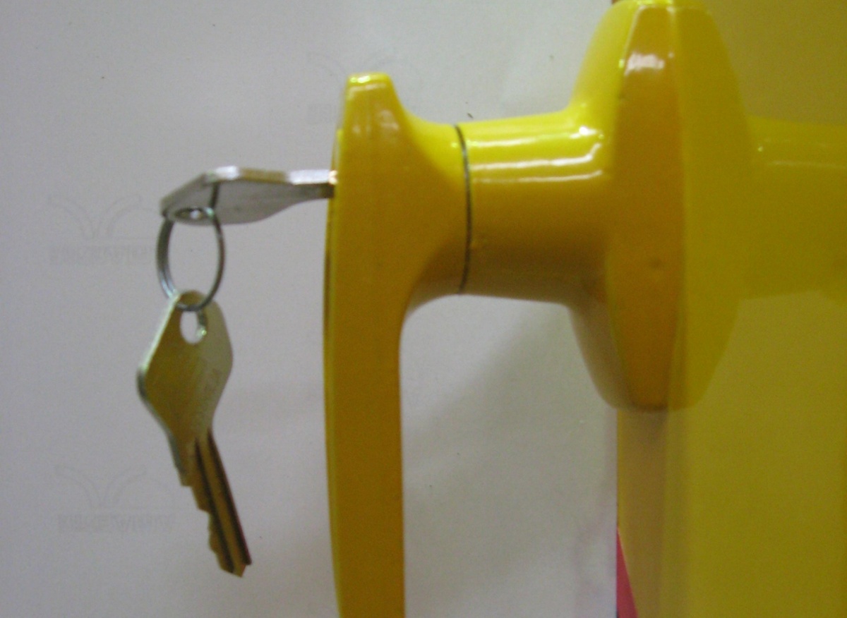Storemasta safety cabinet L-handle with key